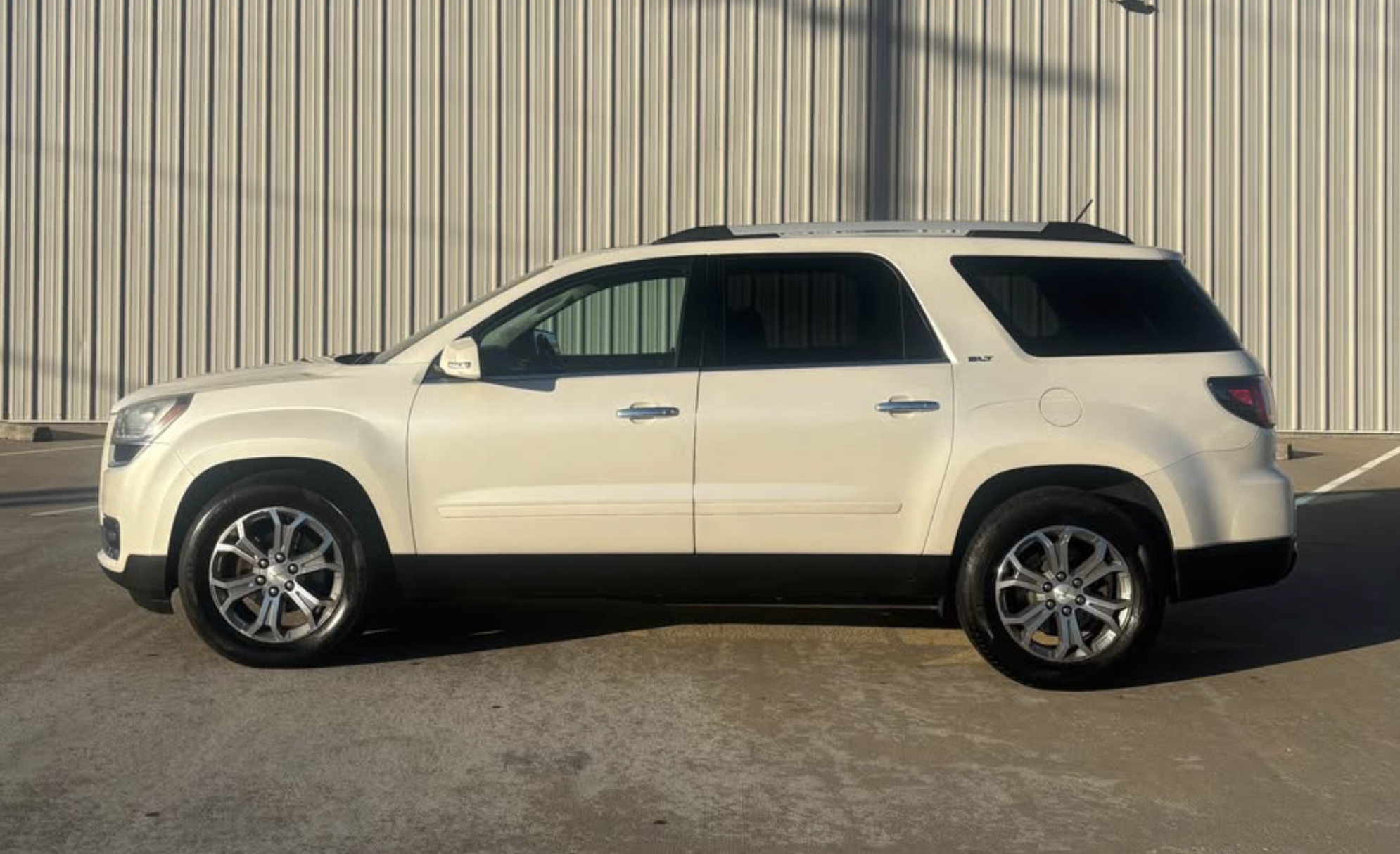 2015 GMC Acadia SLT1's photo