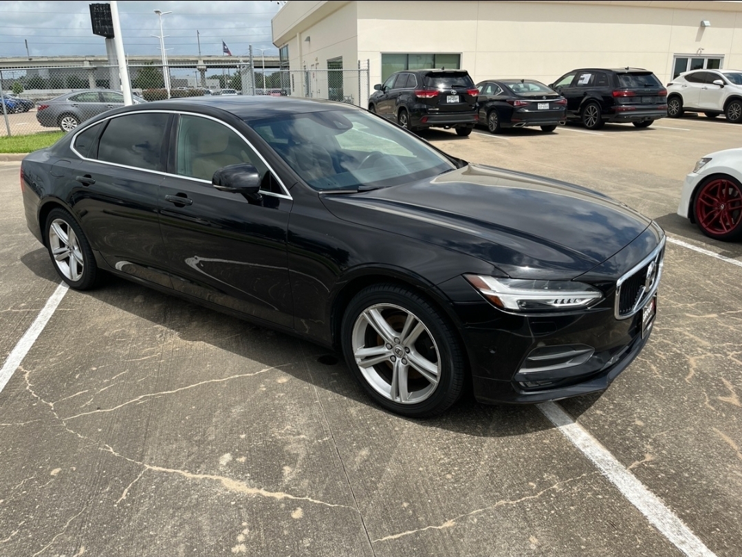 2018 Volvo S90 T5 Momentum AWD's photo