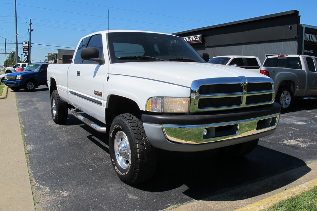 Autowerks of NWA | Used 2001 White Dodge Ram 2500 For Sale In