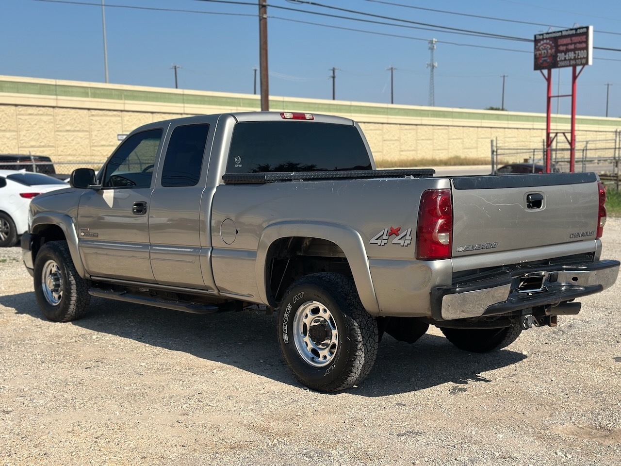 2003 Chevrolet Silverado 2500HD LT photo 7