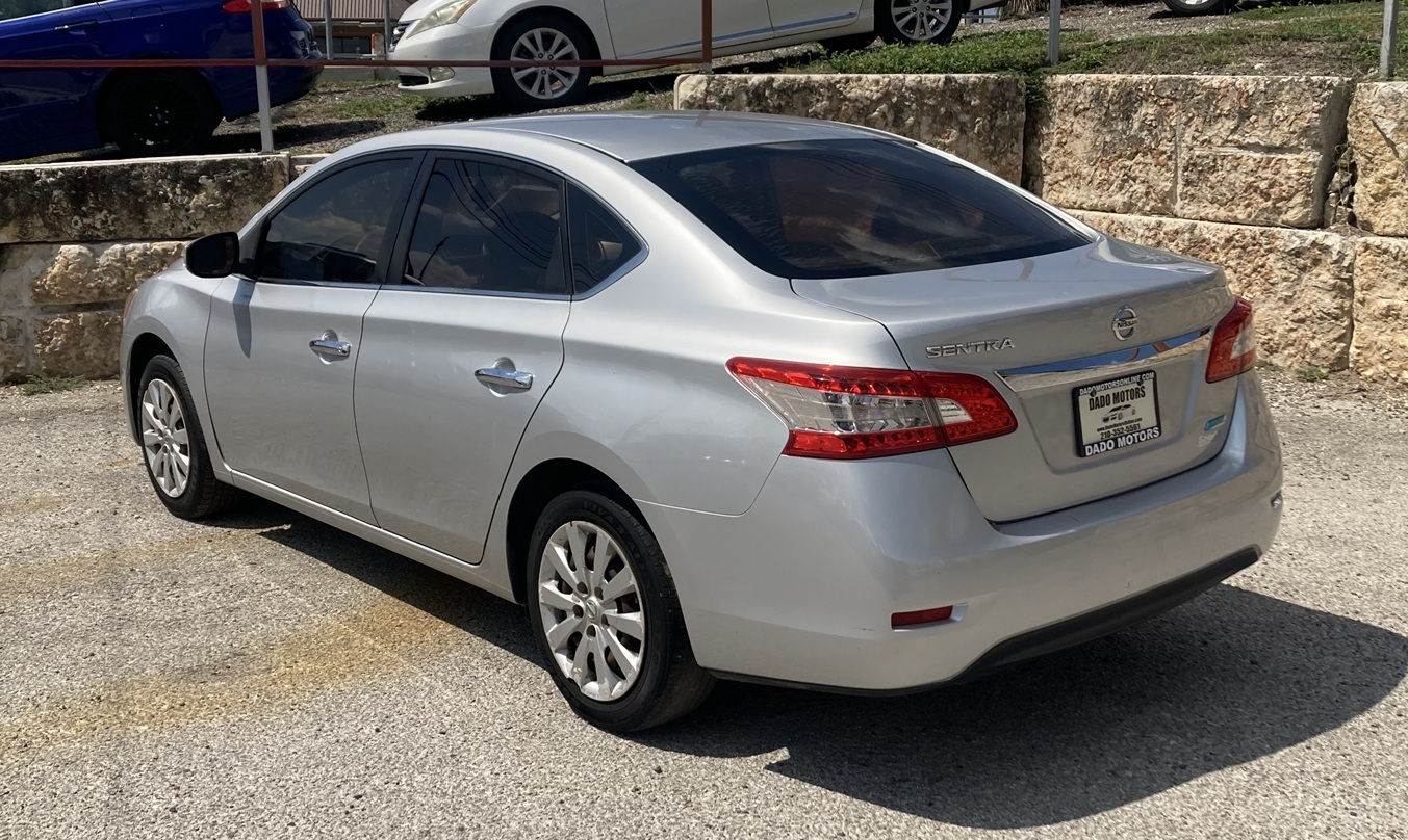 2014 Nissan Sentra photo 2