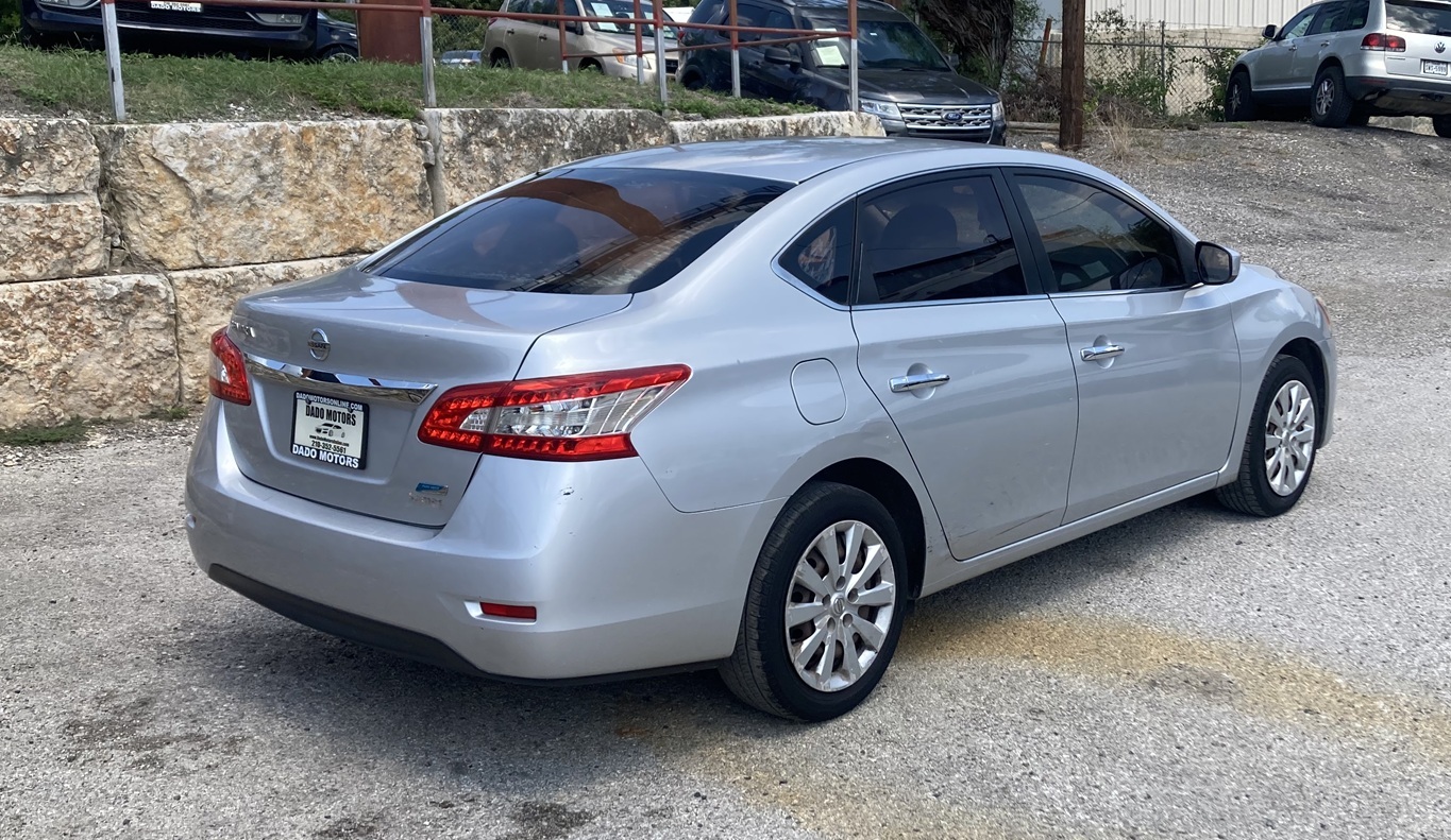 2014 Nissan Sentra photo 4
