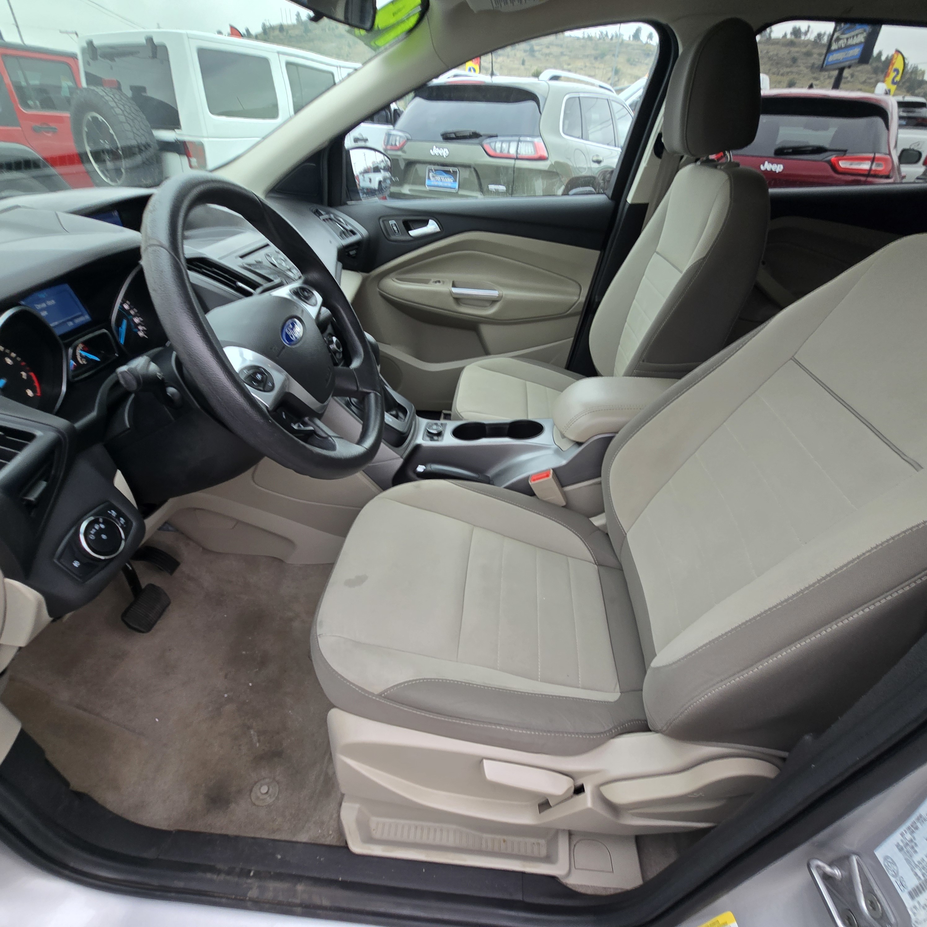 2014 Ford Escape SE photo 2
