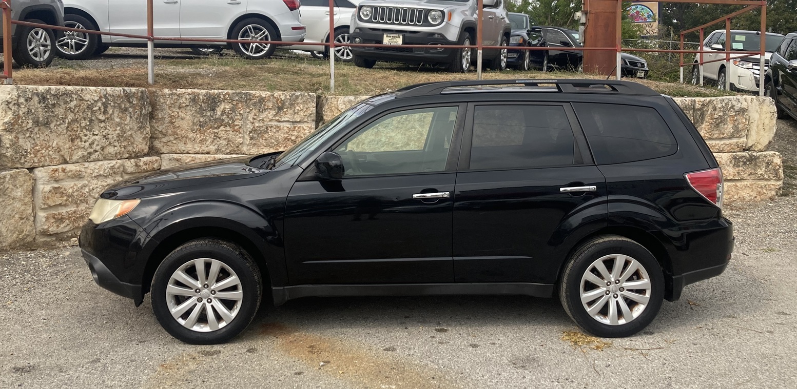 2012 Subaru Forester 2.5X Premium photo 2