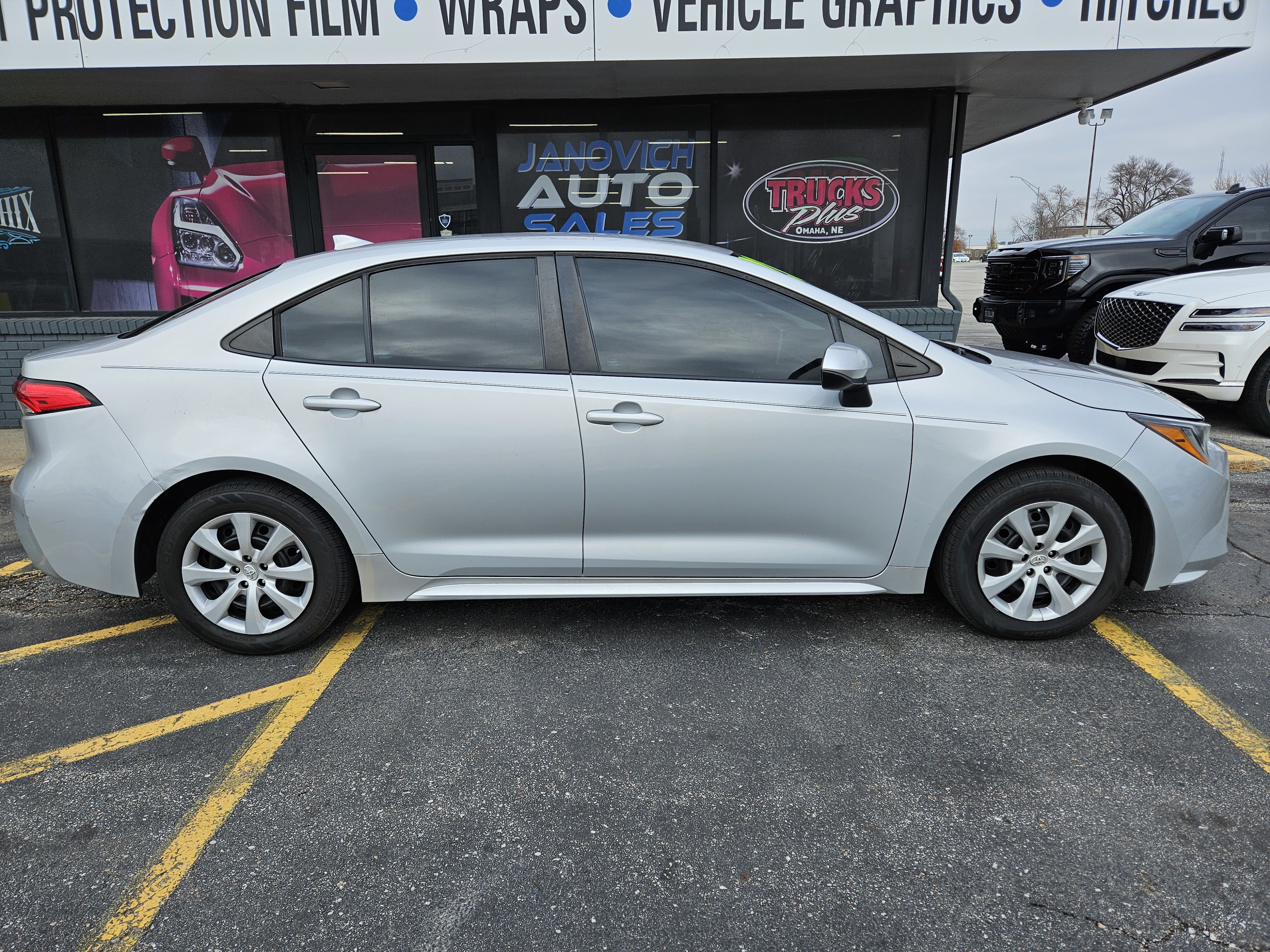 2021 Toyota Corolla LE's photo