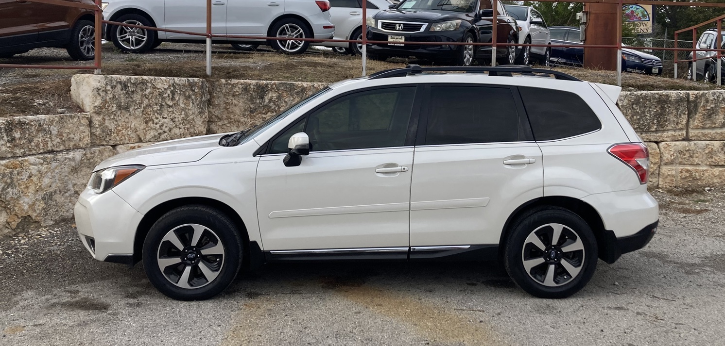 2015 Subaru Forester 2.0XT Touring photo 2