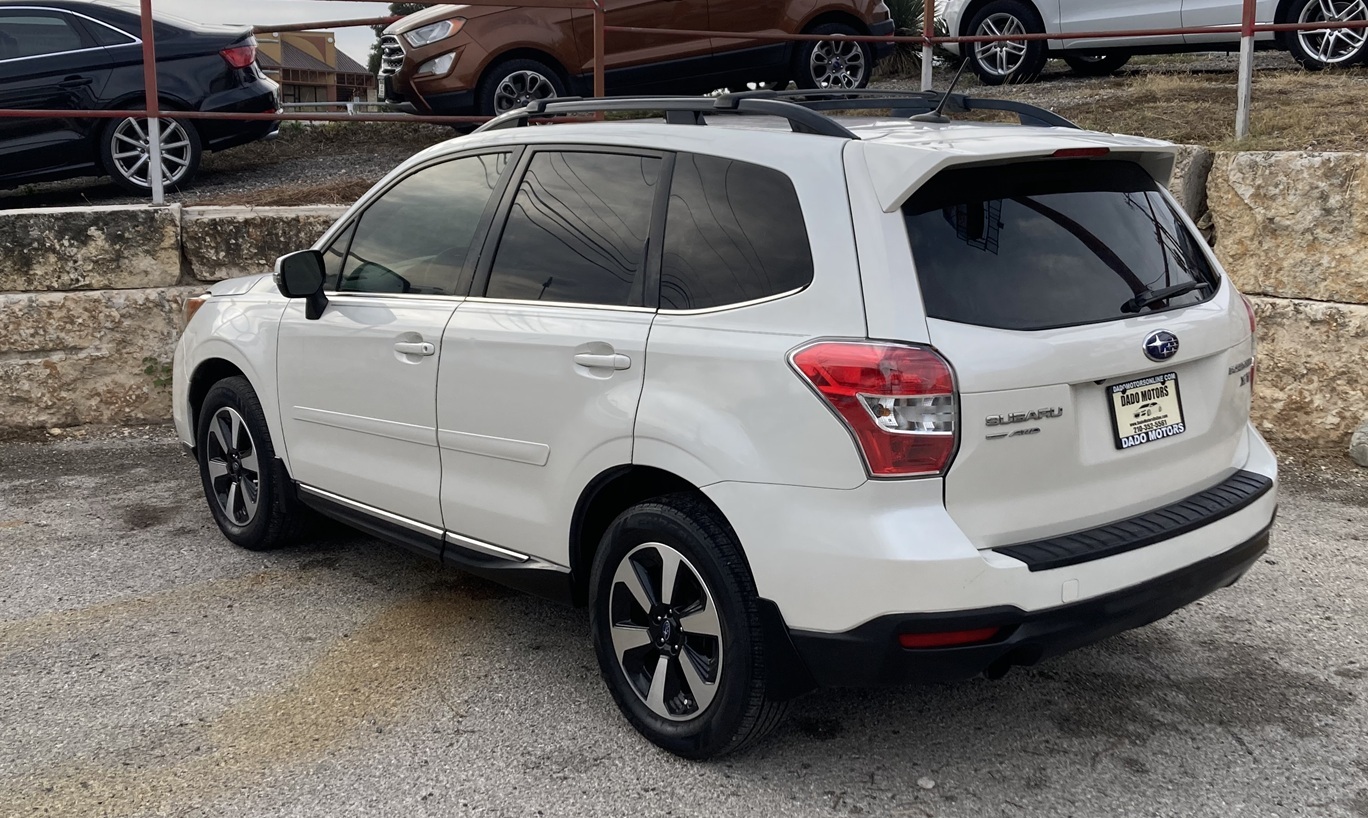 2015 Subaru Forester 2.0XT Touring photo 3