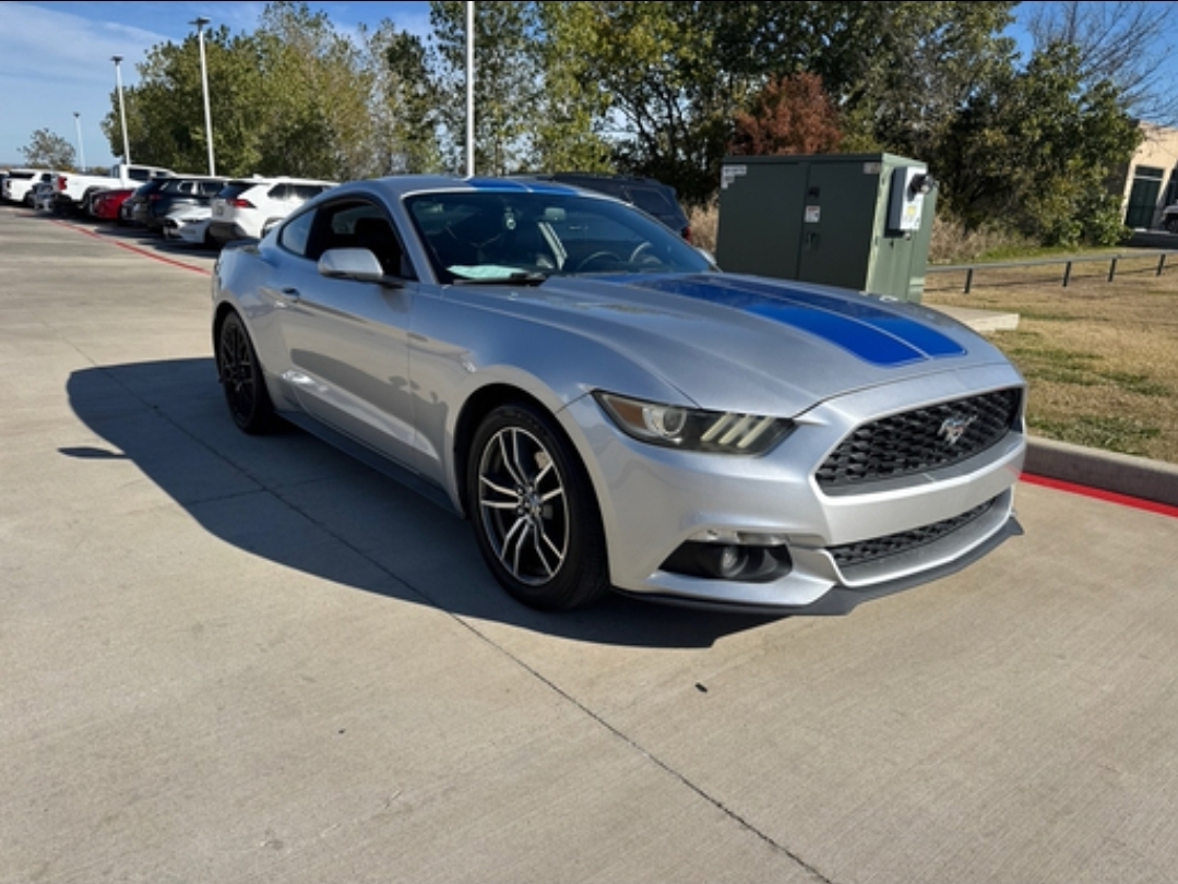 2015 Ford Mustang EcoBoost Premium photo 3