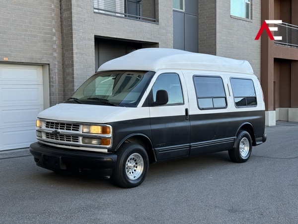 1999 Chevrolet Express Base's photo