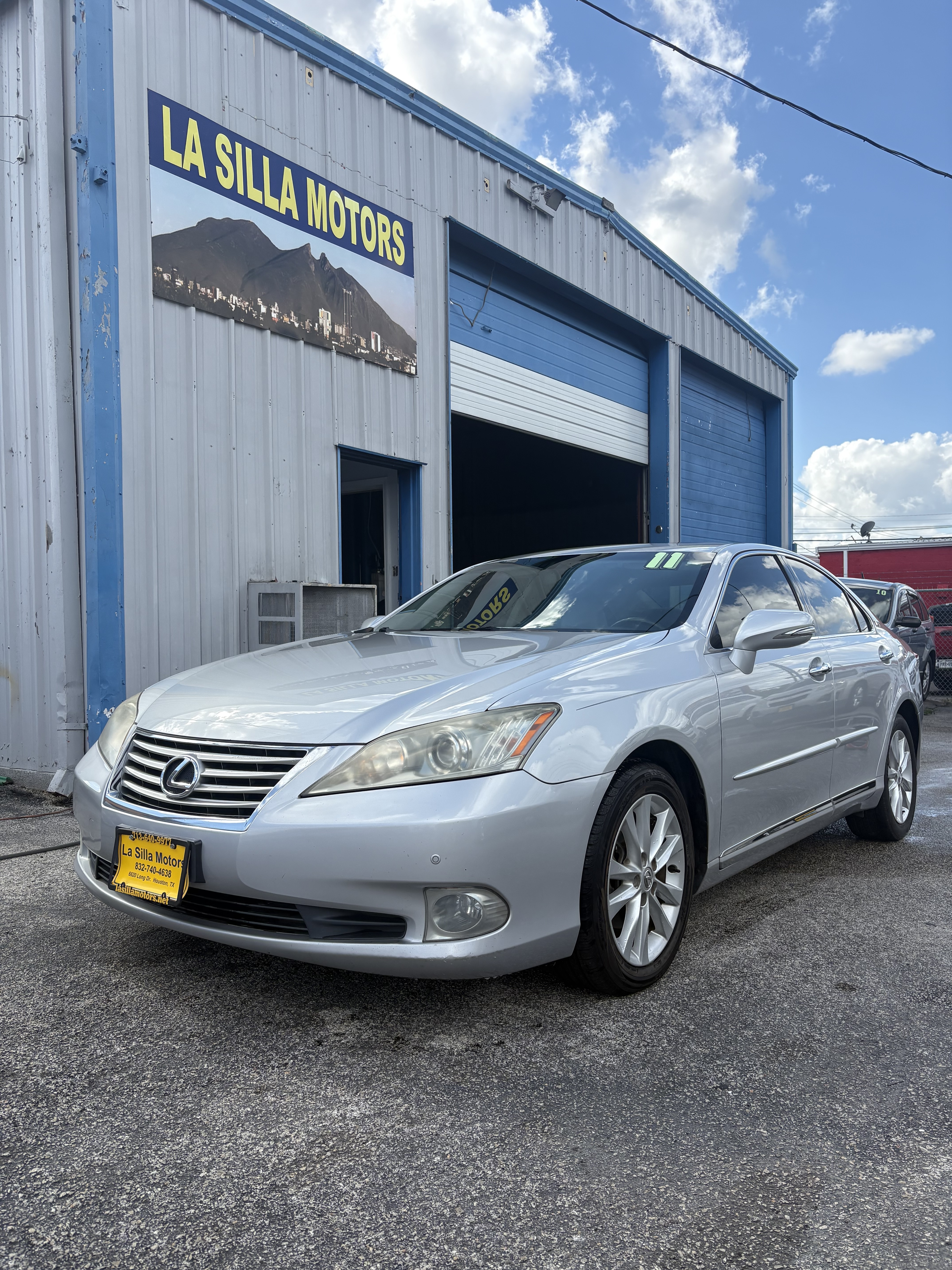 2011 Lexus ES 350's photo
