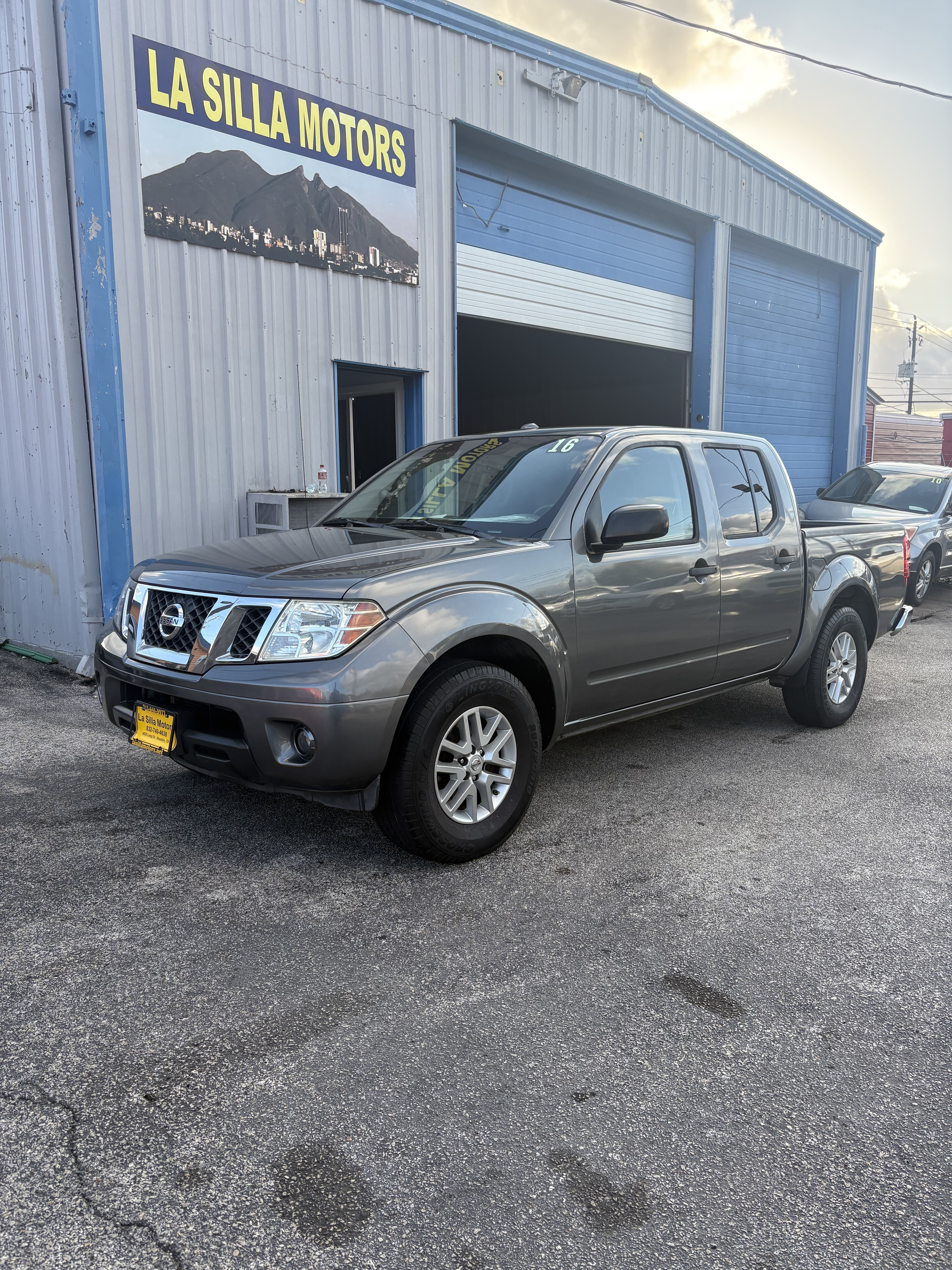 2016 Nissan Frontier SV's photo