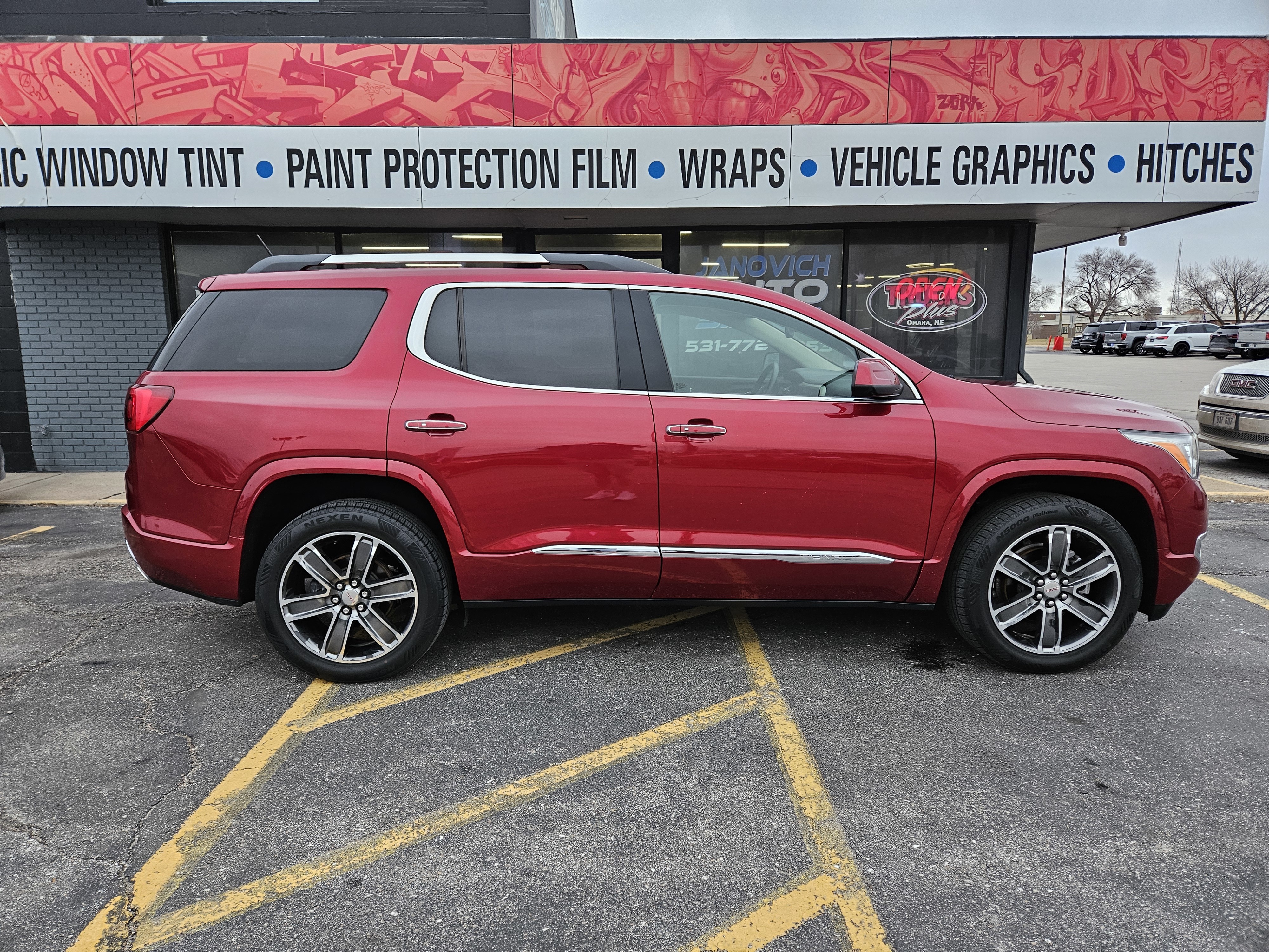 2019 GMC Acadia Denali's photo
