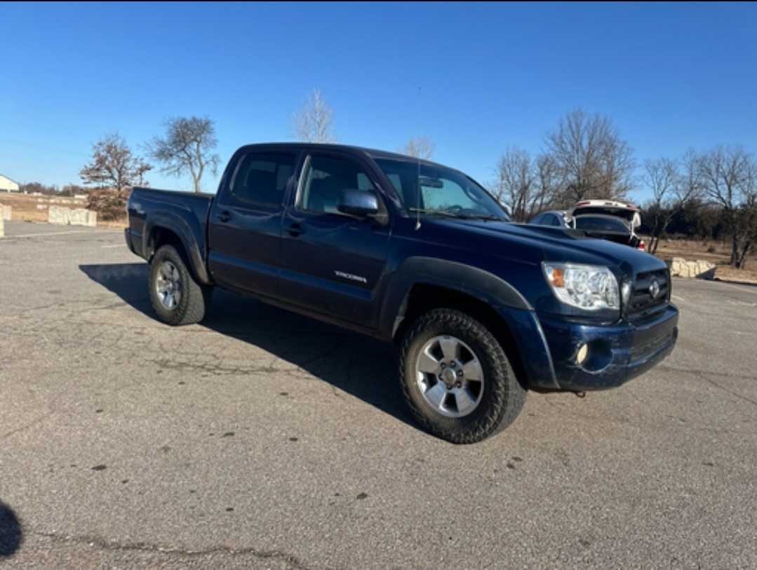 2006 Toyota Tacoma PreRunner Double Cab V6 photo 3