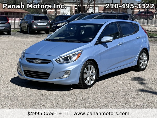 2014 Hyundai Accent SE 4-Door Hatchback FWD