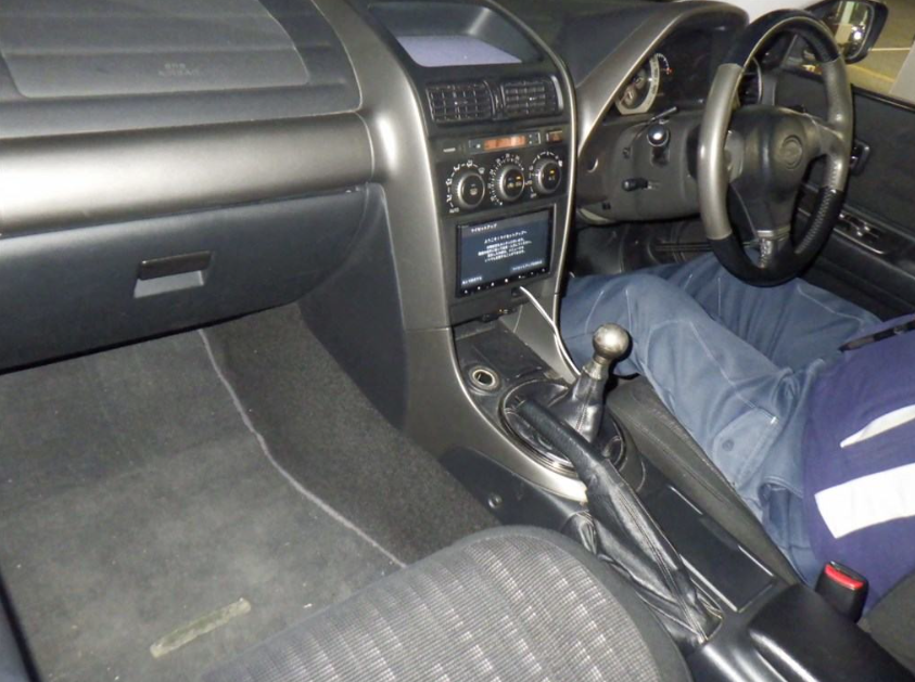 2001 Toyota Altezza JDM car for sale — photo 13 of 16