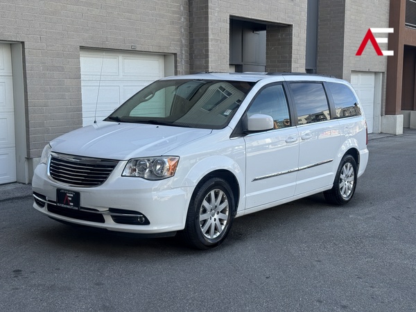 2014 Chrysler Town & Country Touring