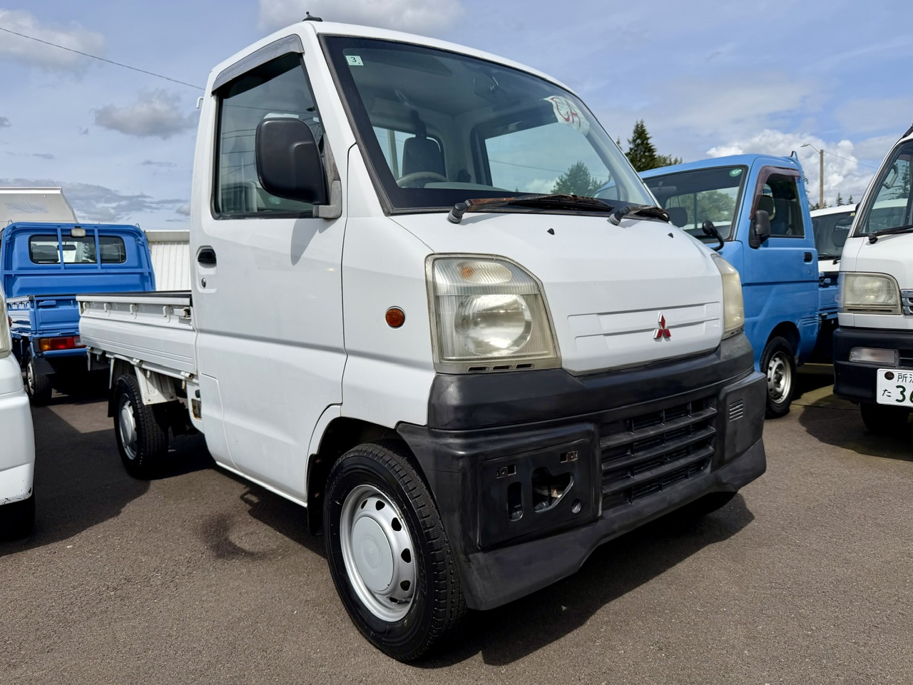 1999 Mitsubishi Minicab JDM car for sale — photo 2 of 25