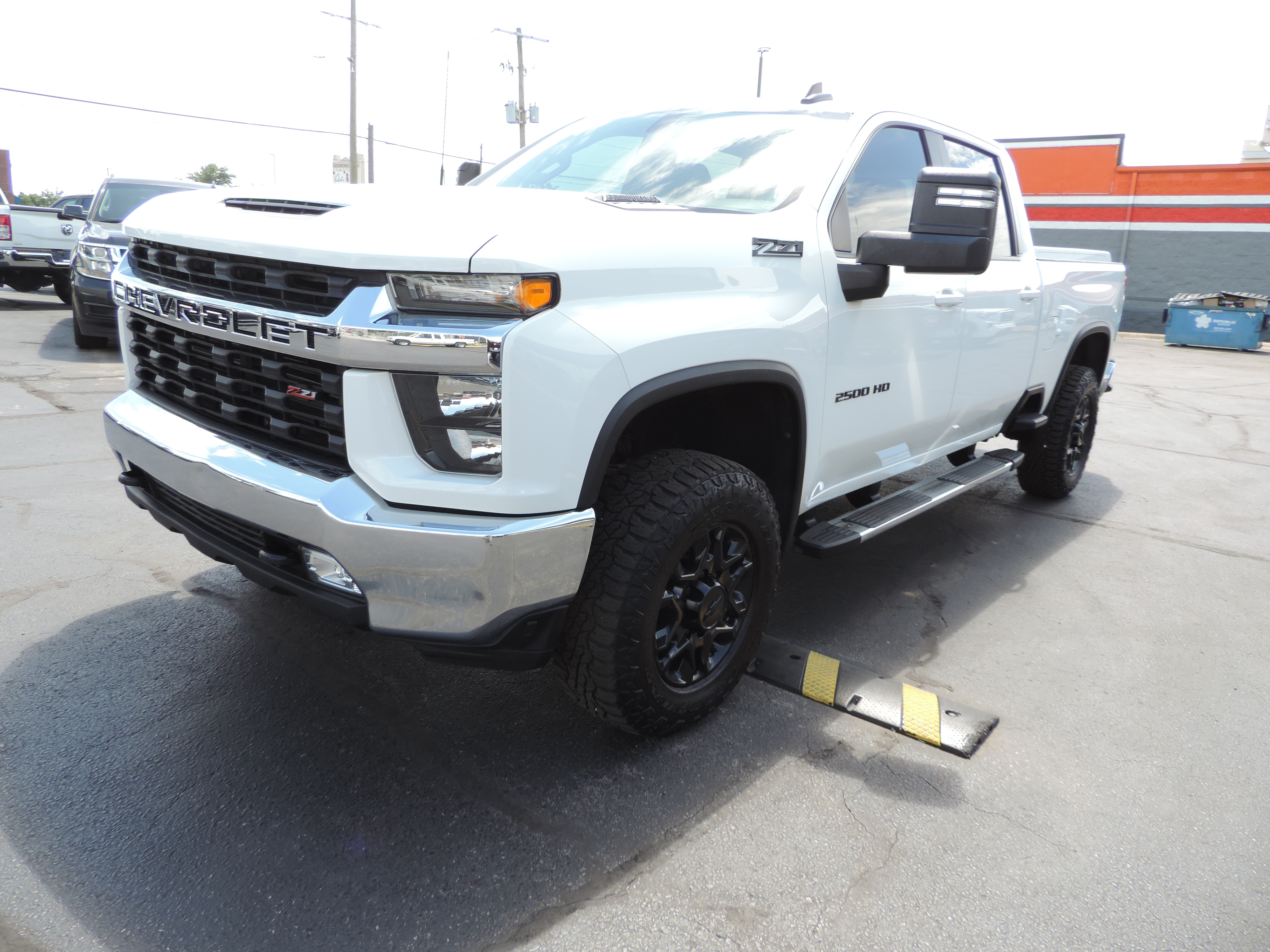 2023 Chevrolet Silverado HD's photo