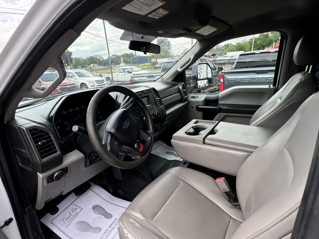 2018 Ford F550 null photo 12