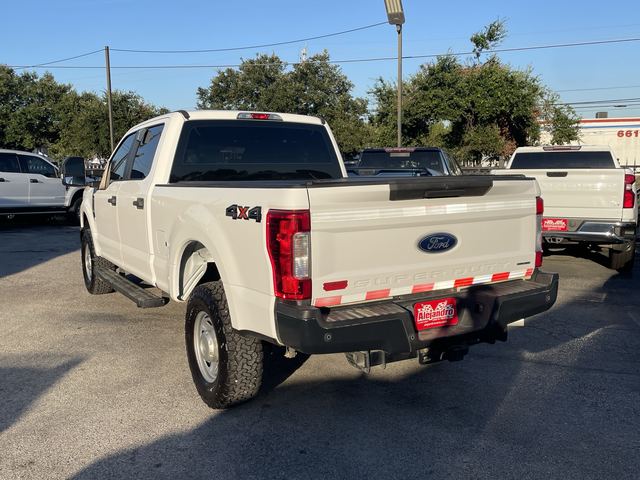 2019 Ford F-250 Super Duty XLT photo 3