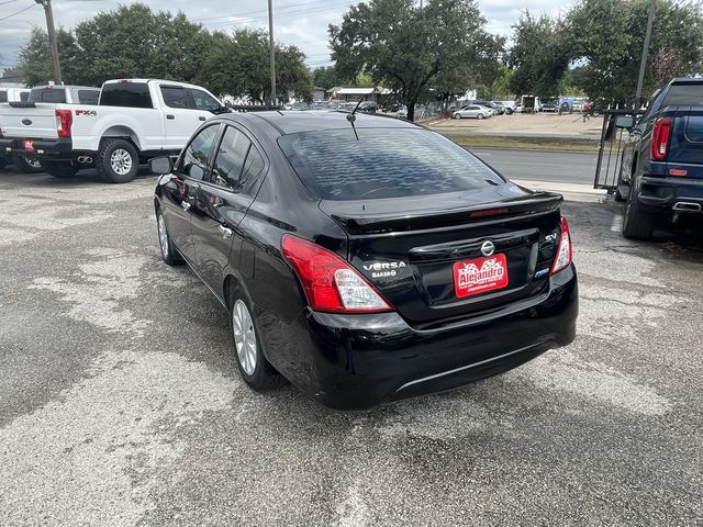 2016 Nissan Versa Sedan SV photo 3