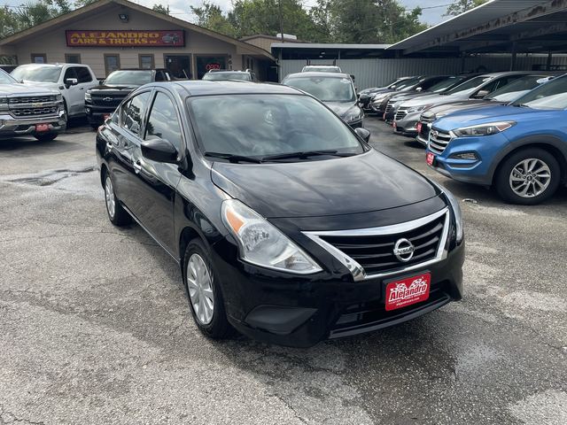 2016 Nissan Versa Sedan SV photo 7