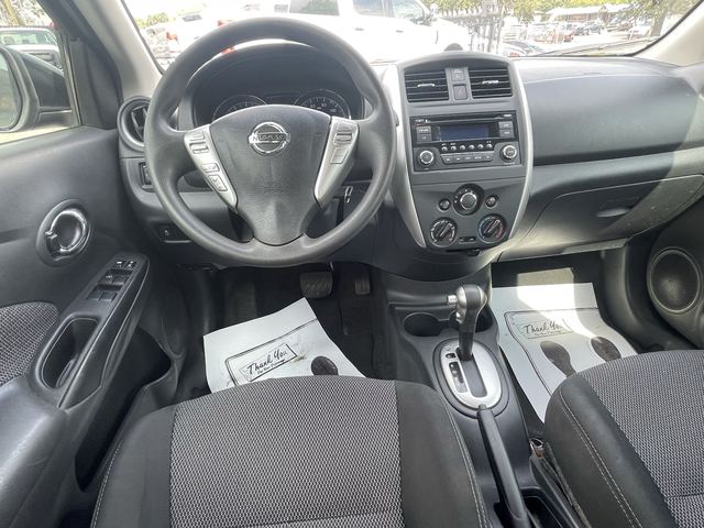 2016 Nissan Versa Sedan SV photo 19