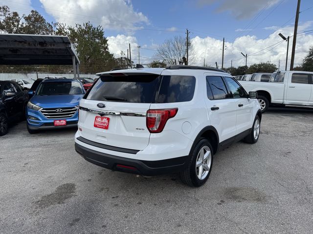 2018 Ford Explorer Base photo 5