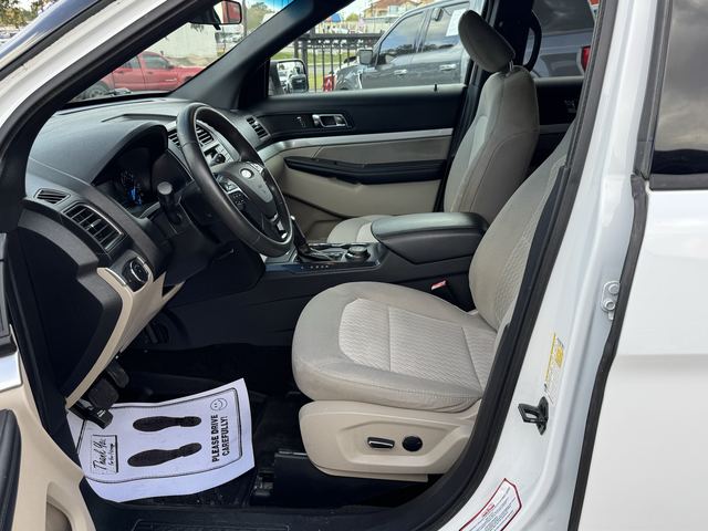 2018 Ford Explorer Base photo 12