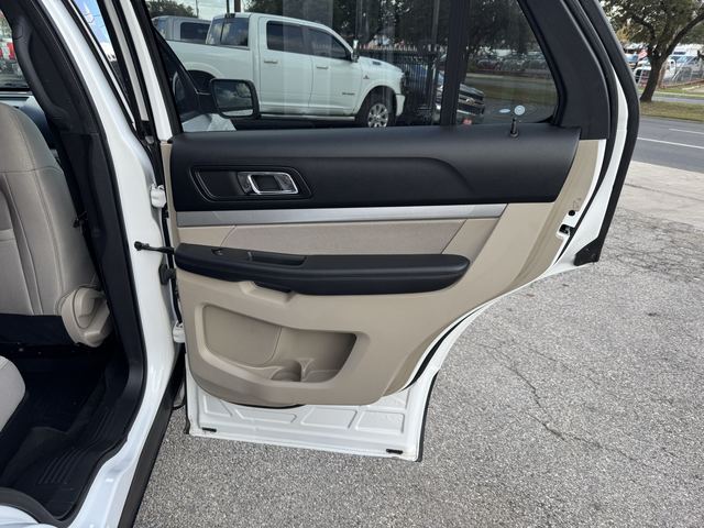 2018 Ford Explorer Base photo 17