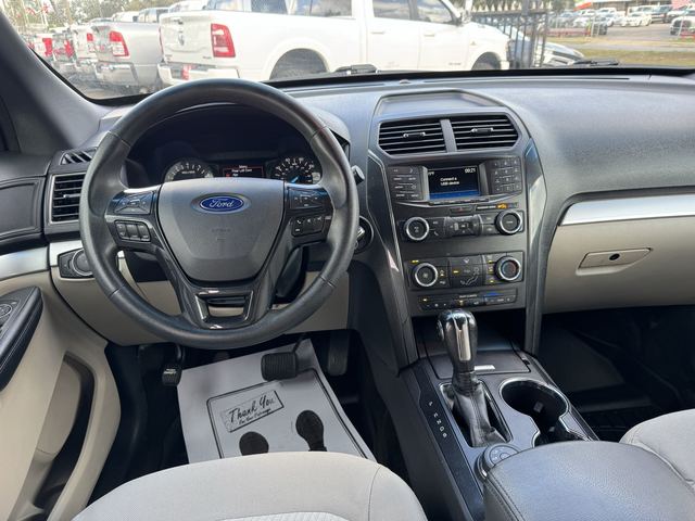 2018 Ford Explorer Base photo 21