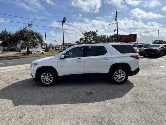 2018 Chevrolet Traverse 1LT photo 2